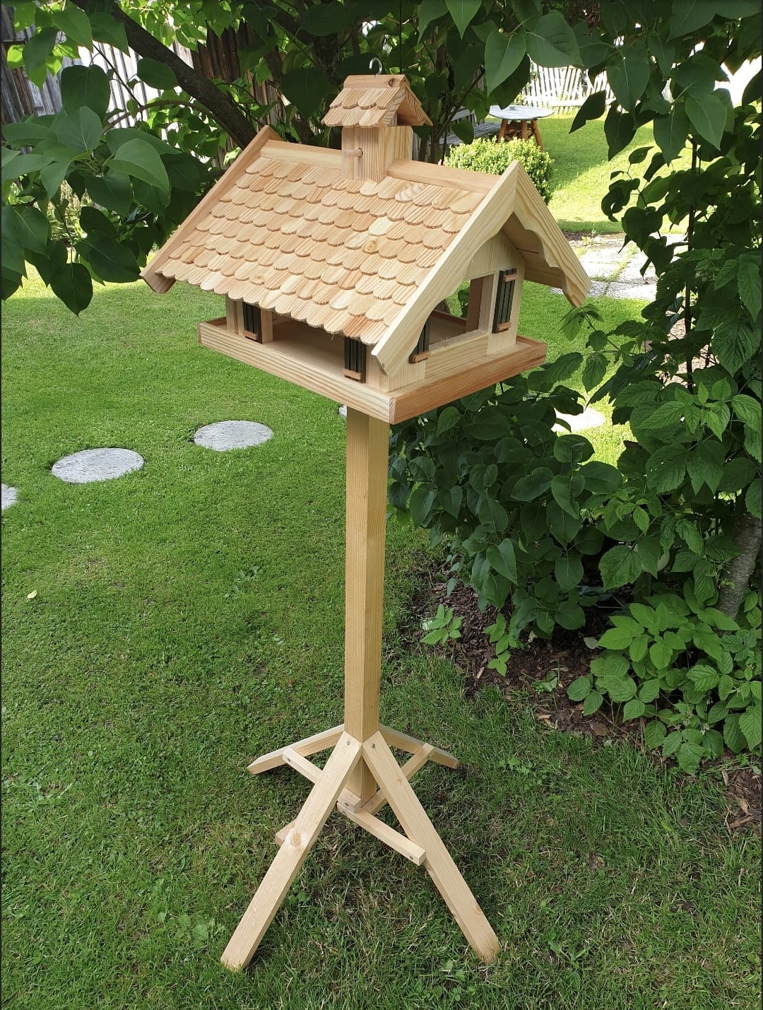 Vogelhaus Futterhaus Lärchenholzdach Almhütte Häuschen A1