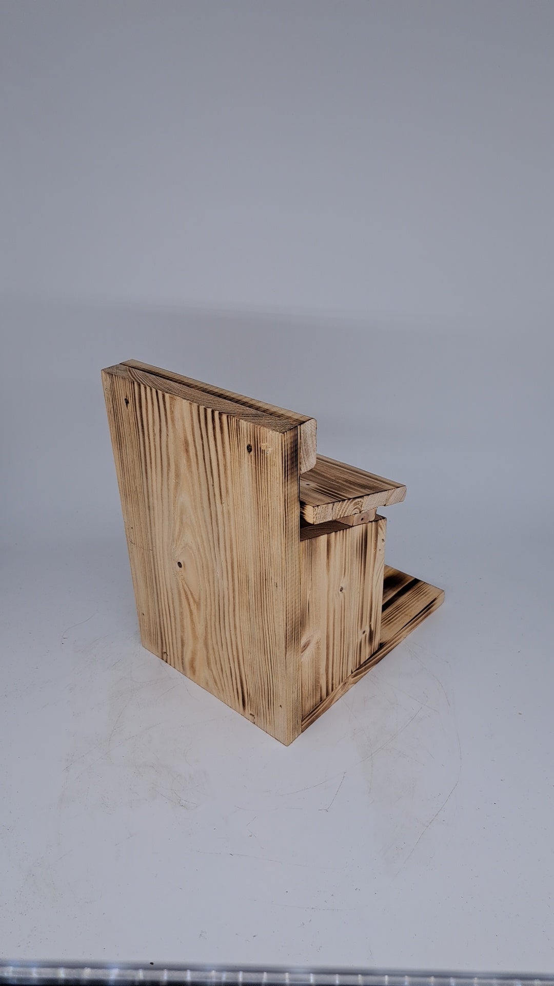 Eichhörnchenfutterhaus Eichhörnchen Futterhaus Futterstelle für Eichhörnchen edel geflammt E1G