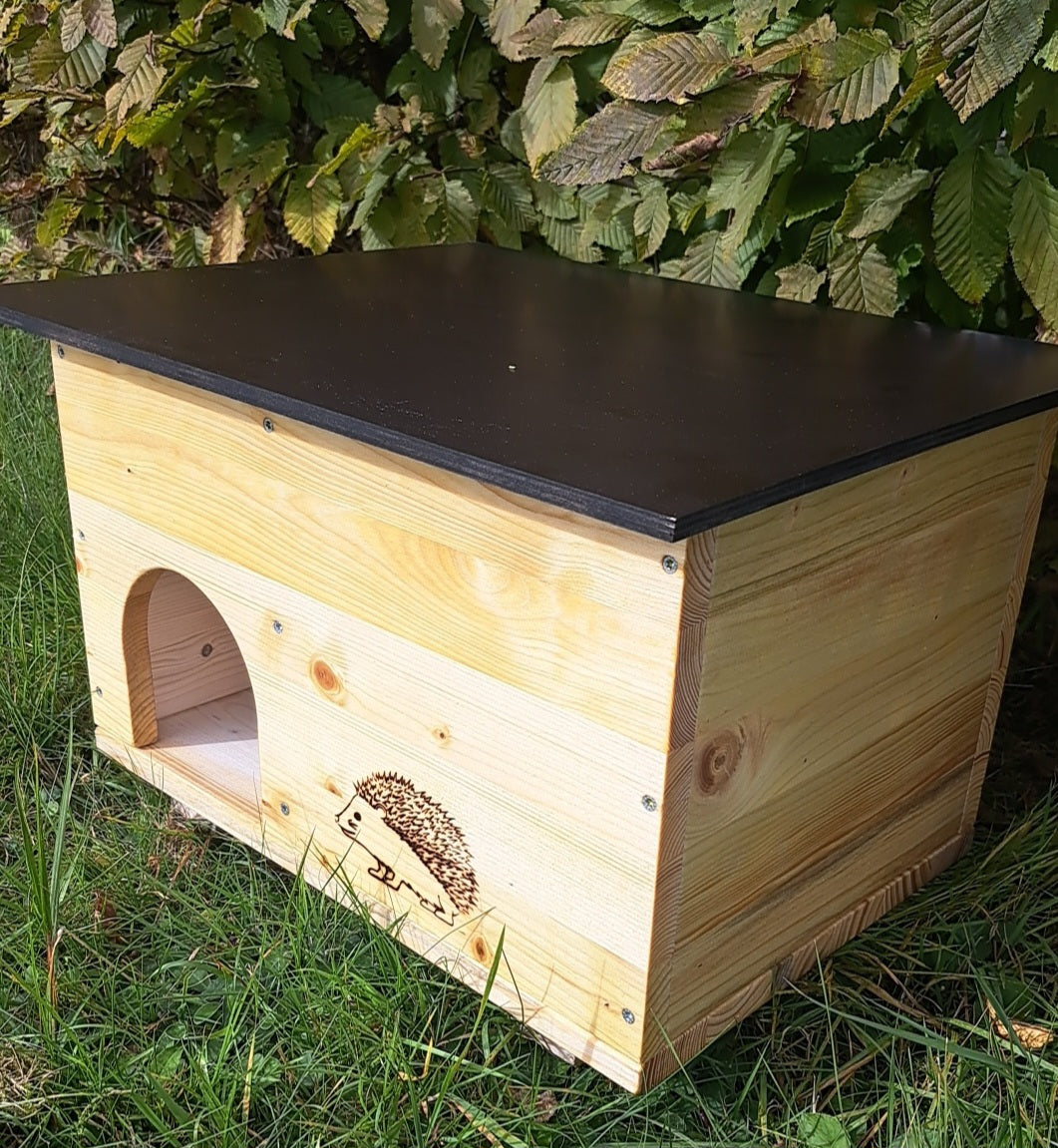 Igelhaus Igelhotel Igelhütte Futterhaus für Igel Igelfutterhaus Natur 2x wetterfest imprägniert mit Boden und Rattenklappe (INKB)