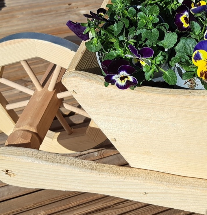 Schubkarre aus Fichtenholz