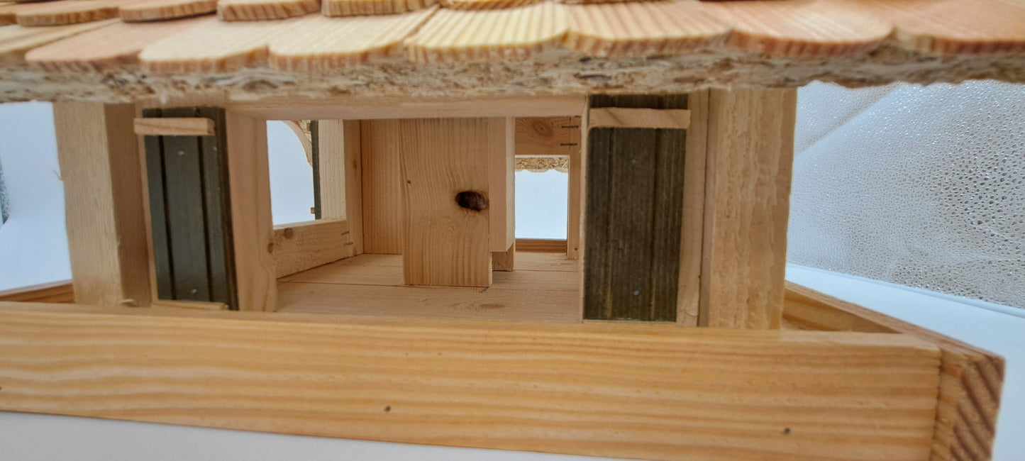 XXL bird house feeding house larch wood roof Almhütte with or without stands house A1